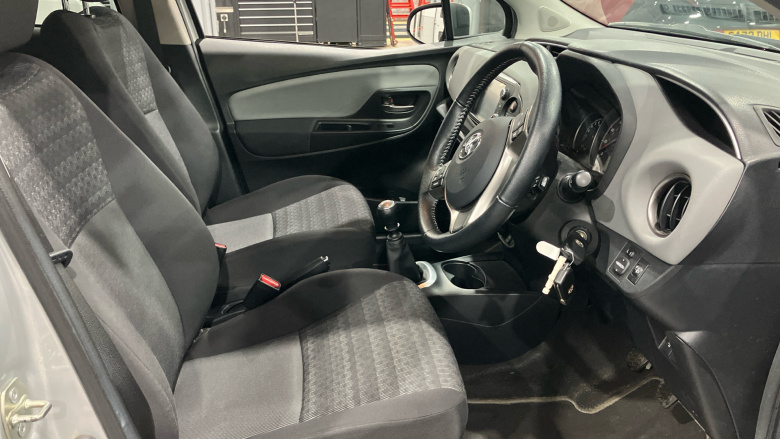 Toyota Yaris 1.33 VVT-i Icon 5dr Petrol Hatchback